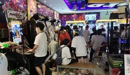 一场线下娱乐的大迁徙：被遗忘的音游人和街机店