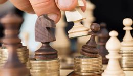 离婚质押、危险驾驶、借股减持，“福布斯富豪”不走寻常路？