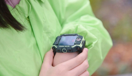 小天才手表“好友圈”，隐藏了中国小学生哪些秘密？