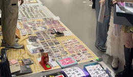 蹭上盲盒、社交、擺攤的小卡，能營收30億嗎？