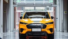 先裁员，再调架构？一季度在中国只卖370辆，福特否认注销电马赫公司