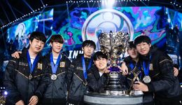 上次电竞热搜这么爆，还是上次Uzi复出