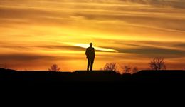 讓雷軍、馬云為他點(diǎn)贊，胖東來老板退休了