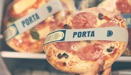 TOPBRAND | 丽茉酸奶获融资；DBG再收退市警告；瑞幸 × 鼓浪屿音乐节推新；安德玛前高管加入Clarks