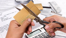 熱衷攢錢的年輕人，關(guān)閉了花唄和信用卡