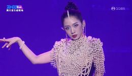 馮提莫、孟美岐，以及樂華娛樂的苦惱和困境