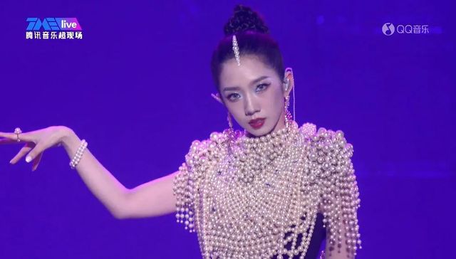 孟美岐,冯提莫,乐华娱乐,网红,流量明星,