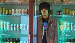 城市青年有多爱便利店，小镇青年就有多不屑