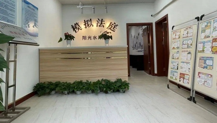 学生变“法官”，普陀桃浦首家社区“模拟法庭”开启“沉浸式”学法新体验 