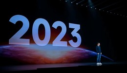 雷軍不做選擇題，小米闖過生死之門？