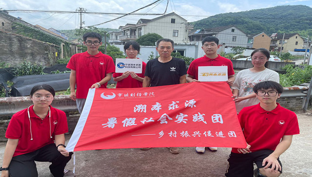 点点手机就能“召唤”蜜蜂回家，大学师生研发 “智能蜂巢”让蜂农体验满满科技感