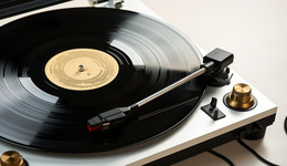 网易云音乐上半年扭亏为盈，丁磊弱化直播，社交娱乐收入减超2成