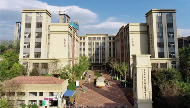 俊发城思成中学已成昆十中新校区，配建小学有望下半年开建