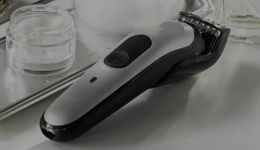 男人到底幾個(gè)下巴？怎么一到送禮就送電動(dòng)剃須刀？