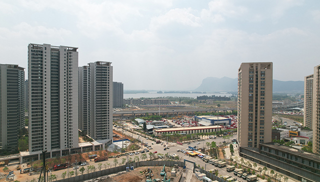 观楼｜上周高端改善项目持续热销，低价楼盘集中备案拉低昆明房价 