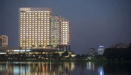 缅甸最大城市的生活：月收入千元，四小时停一次电