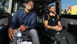 成立传媒公司、拍摄纪录片，体育明星开始讲述自己的故事