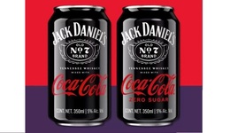 瑞幸加茅台、可口可乐卖酒、青岛啤酒卖茶，这届饮料为何争当“双向奔赴”特种兵？