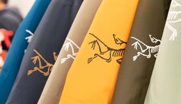 始祖鸟母公司估值700亿拟上市，安踏成最大赢家？