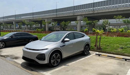 车企中期业绩：比亚迪赚了100多亿，蔚来每卖一车亏20万？