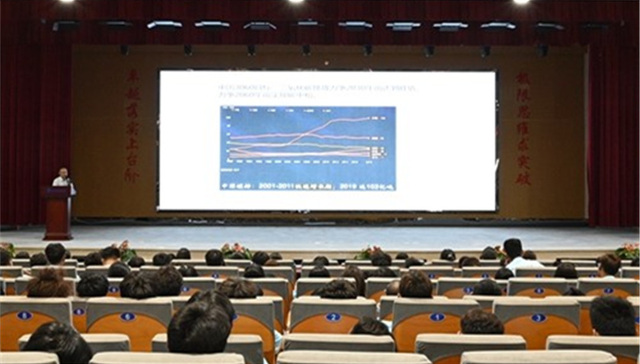 产教融合共发展，协同育人开新局——青岛职业技术学院与万华化学集团共同举行产业学院揭牌仪式暨2023级新生开学典礼