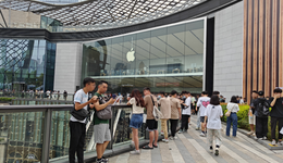 這屆黃牛不行，iPhone 15 Pro不敢收，超大杯最多加500塊