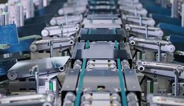 華民股份美女董事長(zhǎng)的170億朋友圈