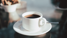 当价格战成为持久战：咖啡红海，谁能续杯？