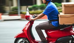 設(shè)獨(dú)立入口、分品類突圍，抖音“小時(shí)達(dá)”暗夜疾行