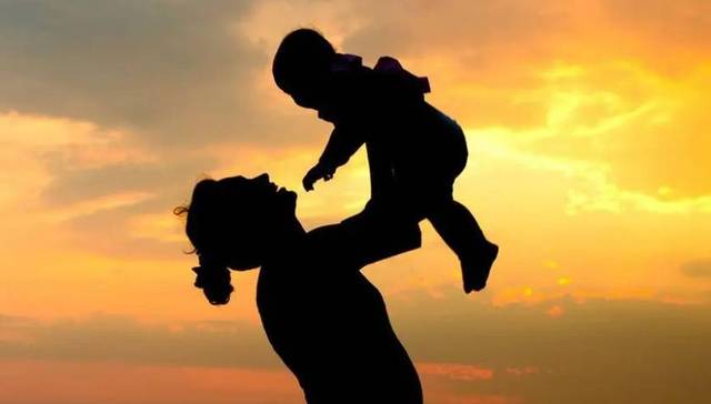 特别策划 | 数字时代的母职之困