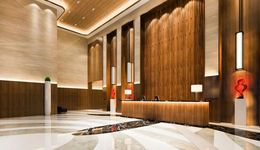 上海地产市场大宗交易火热：最高26万一晚的宝格丽酒店摆上货架，险资抄底王健林核心资产