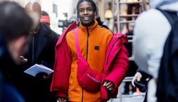 户外赛道拥挤，我们看到了这些缝隙