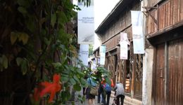 乌镇戏剧节十年：最赚钱的小镇，脆弱的乌托邦