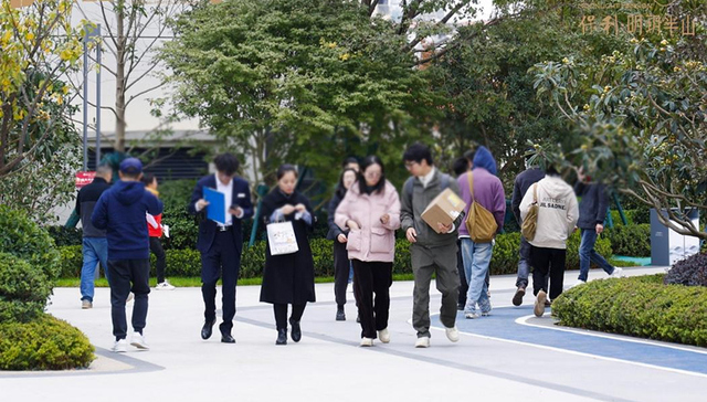 保利交给时间与城市的最好答案，这才是真正的“出圈交付”