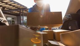 电商巨头“低价大考”：天猫京东“藏拙”，抖音快手杀入本地生活