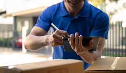 头部酒企，加码物流