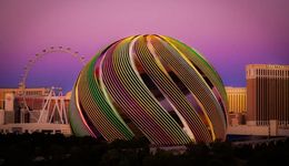 持续亏损，败走伦敦，被U2带火的网红球体馆陷入困局