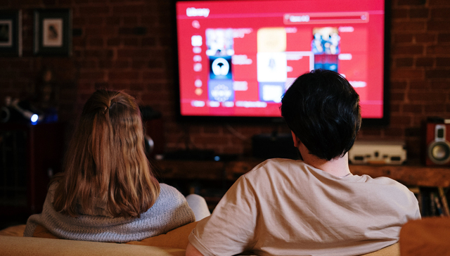 小米电视,消费,智能电视,腾讯,影视产业