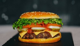 TOPBRAND | Clever Carnivore获融资；麦当劳注册“麦门”商标；宜家推出运动产品；Chloé首席执行官换人