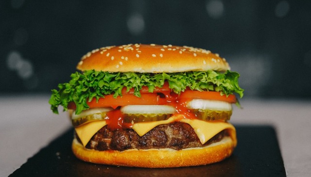 TOPBRAND | Clever Carnivore获融资；麦当劳注册“麦门”商标；宜家推出运动产品；Chloé首席执行官换人