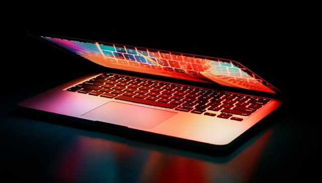 信息茧房,后真相时代,互联网,算法,