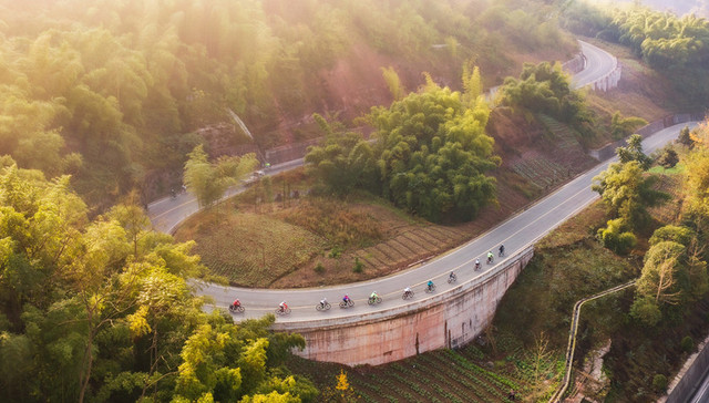 “邛崃独库公路”走红网络