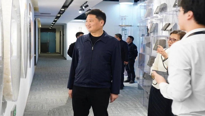 问需问计、精准服务！普陀区领导带队走访慰问企业 