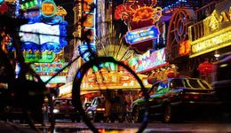 《繁花》里的黄河路，看尽繁华