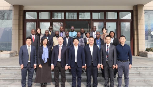 探索职业教育国际化发展道路——青岛职业技术学院与中航国际成套设备有限公司签署战略合作协议