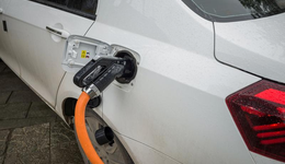 钠离子电池上车，生产成本比锂电池低