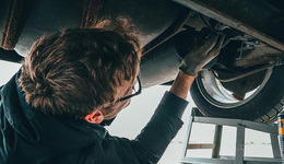 又一家大型汽车经销商爆雷，4S店为何被抛弃？