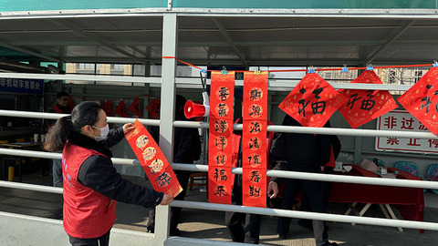 跟着“中国好人”去“春运”