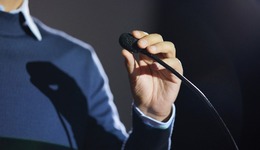 大佬们的“年终总结”：信心、危机感和生存法则