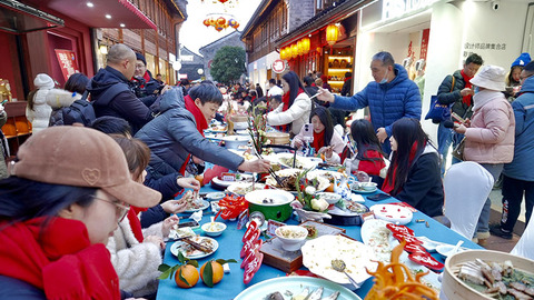 年味浓了，宁波百米长龙宴开席